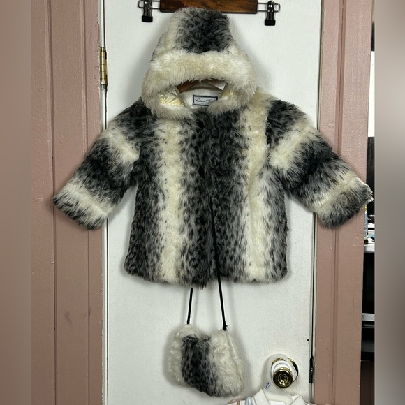 Vintage Casual Time Faux Fur Hooded Coat w/Hand warmer Girls 2T - Picture 1 of 9
